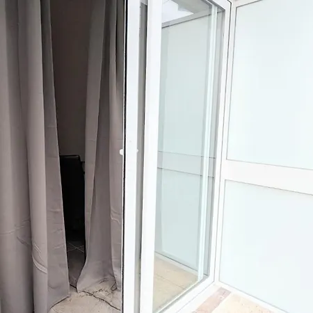 Hotell De La Croix *