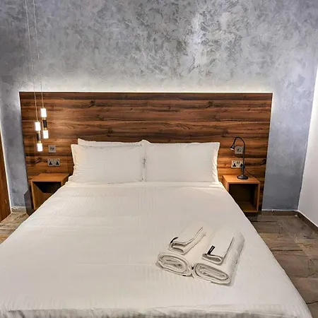 Szálloda De La Croix *