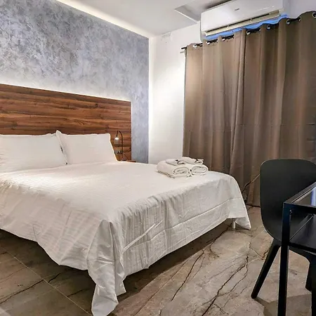 De La Croix Szálloda